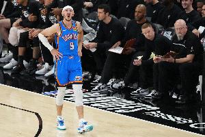 Skip：卡鲁索在场就有完美的好事发生 他才是西决MVP